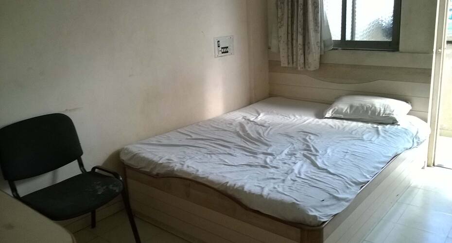 Hotel Vijay Palace Guest House, Surat 3